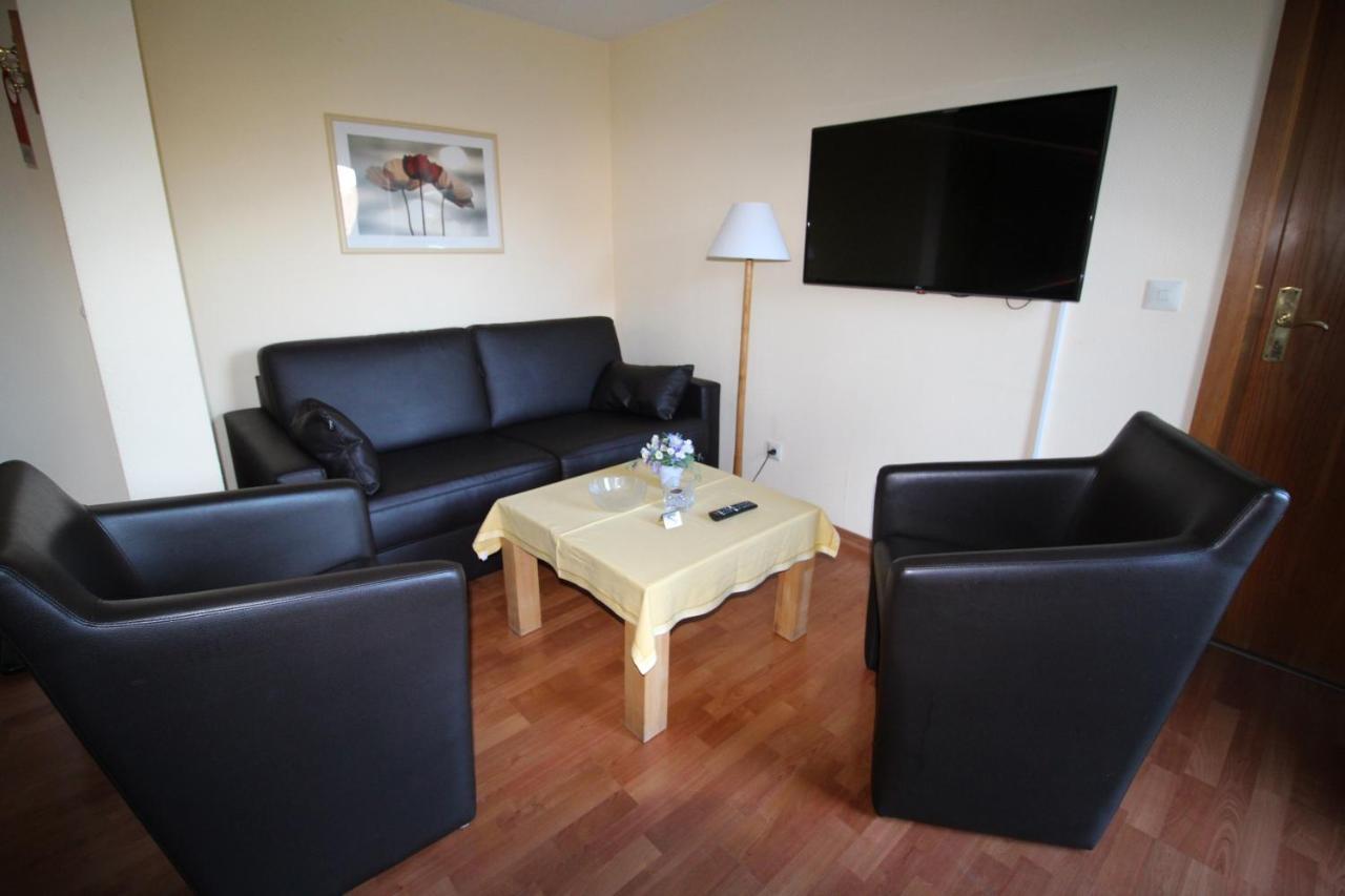 Hotel Garni Zur Post Utersum Exterior photo