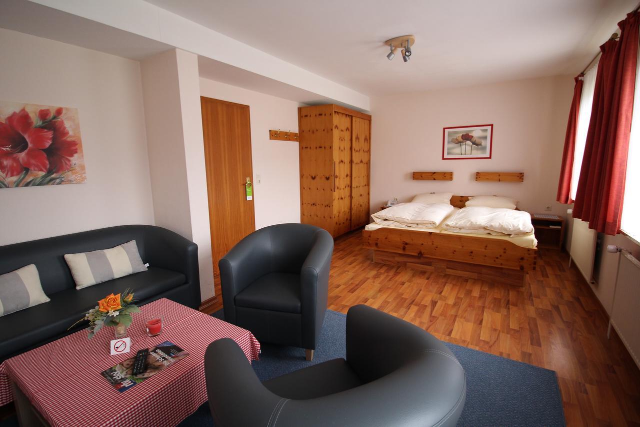 Hotel Garni Zur Post Utersum Exterior photo