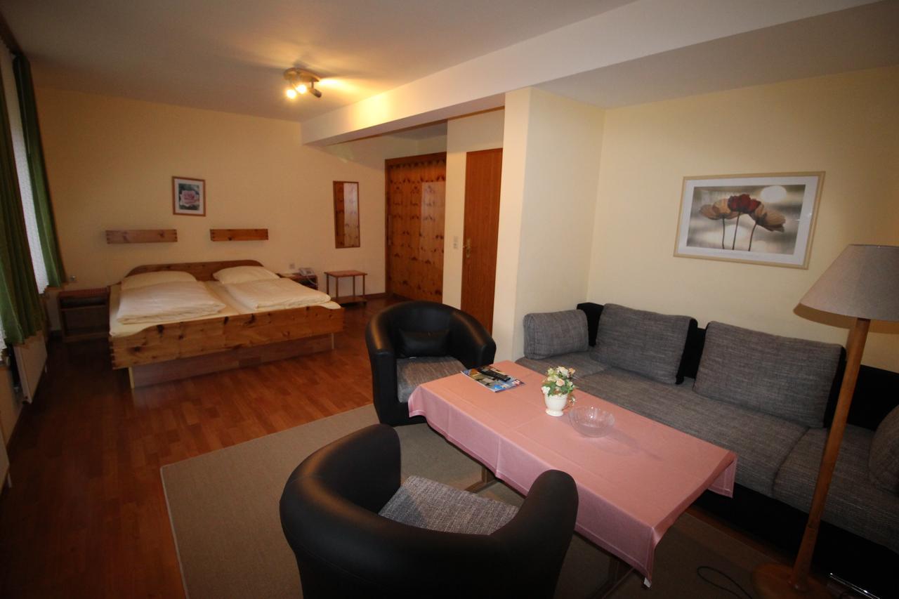 Hotel Garni Zur Post Utersum Exterior photo